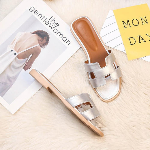 Sandalias cómodas elegantes y planas