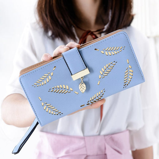 CARTERA DE MUJER CON DISEÑO RECORTADO