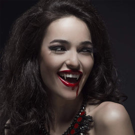 Colmillos de vampiro retráctiles